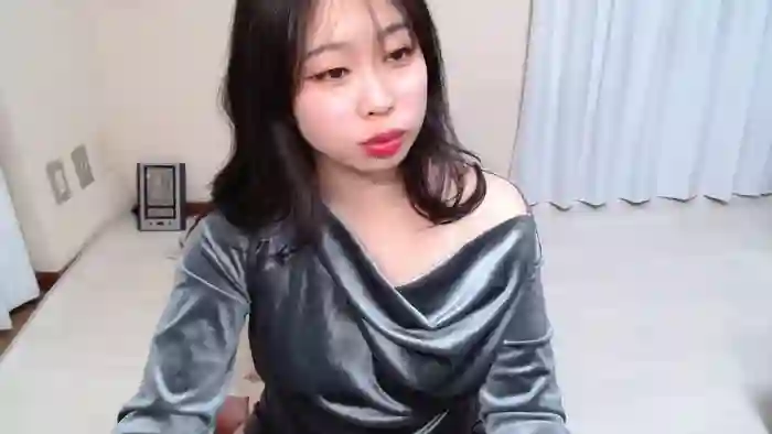 2025/04/04/sakuralivejp-momocao-09-09-46