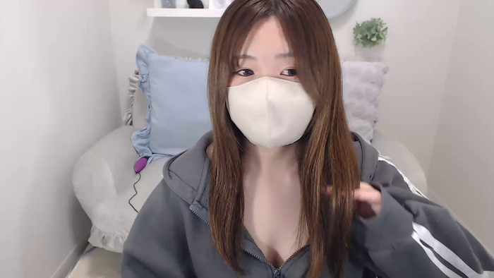 YUIssQ