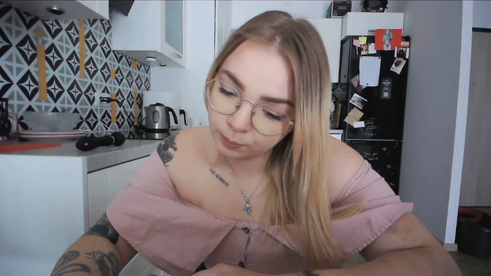_Blondiebaby_