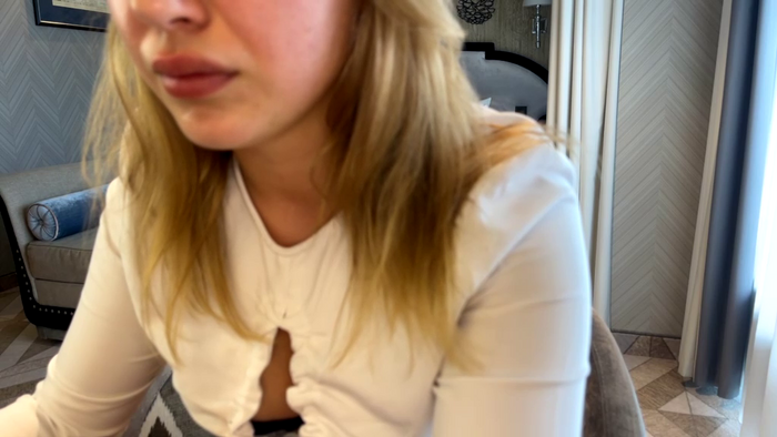 NicolleElle18