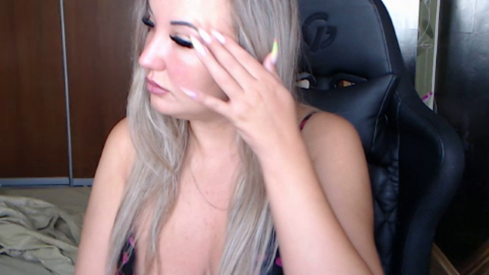 hot_girl_bummer