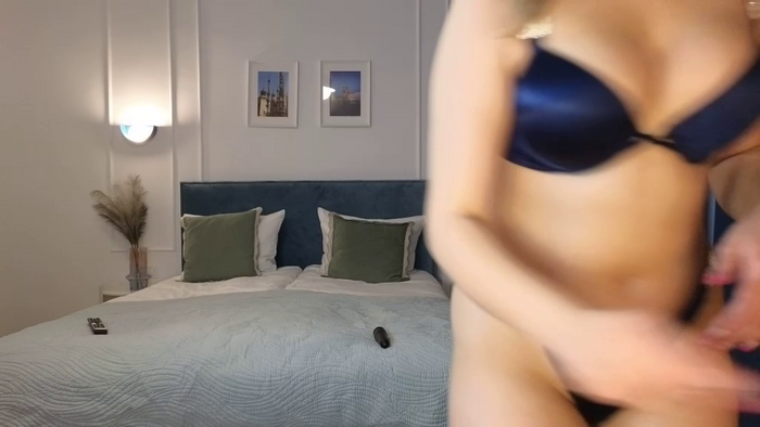 NicolleElle18