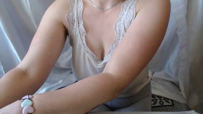 BettyGirlKiss