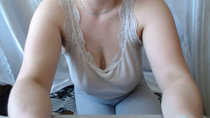 BettyGirlKiss