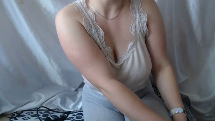 BettyGirlKiss