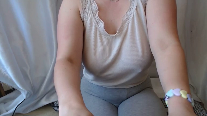 BettyGirlKiss
