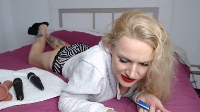 RealDollyFox