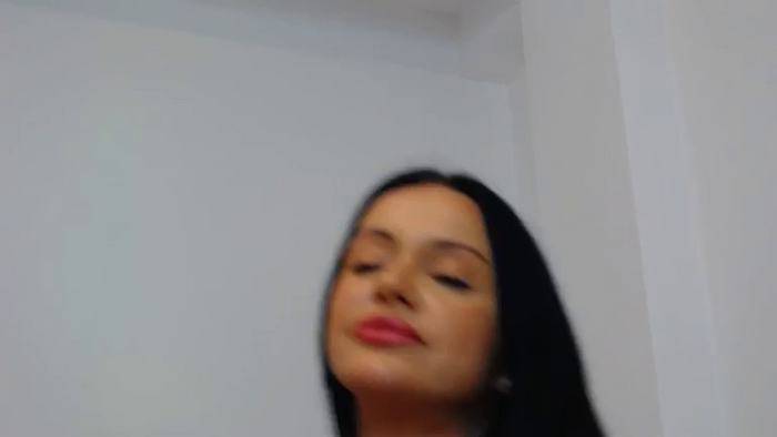 BustyEmaXOXO