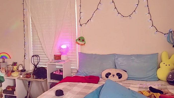 CurlyManeChloe