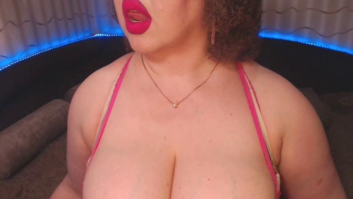 CurvyKatty40DD