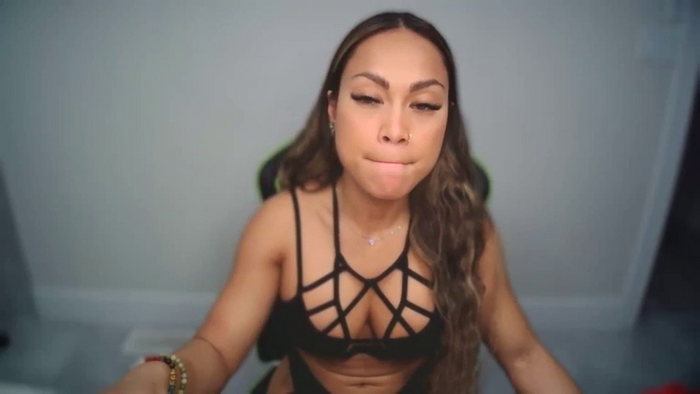 miaqueen143