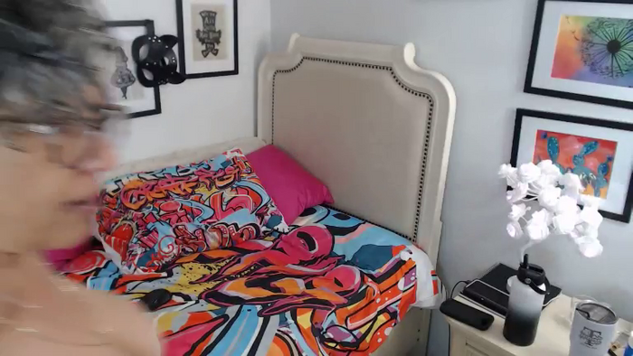 IzzyOnCam