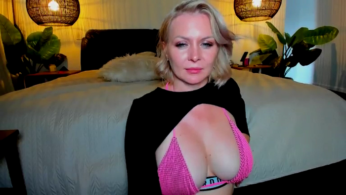 MsLindsayDevis