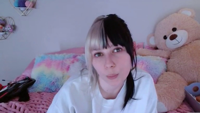 Angelina_Glass