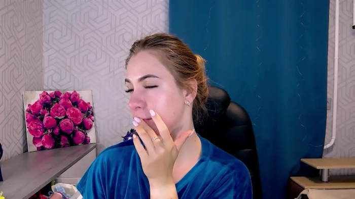 MeganNaughtyy