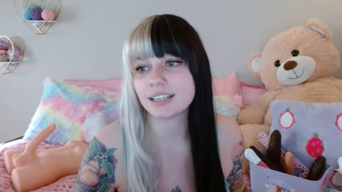 Angelina_Glass