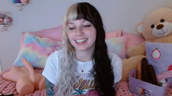 Angelina_Glass