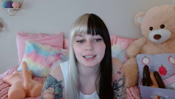 Angelina_Glass