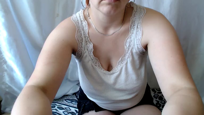 BettyGirlKiss