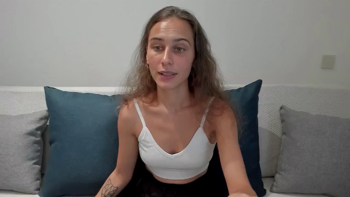 JuliaMoore18