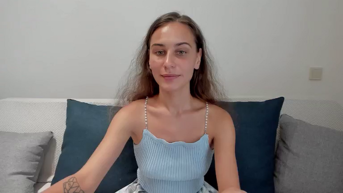 JuliaMoore18