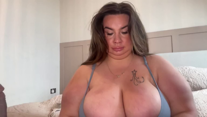 CharlieFoxxxUK