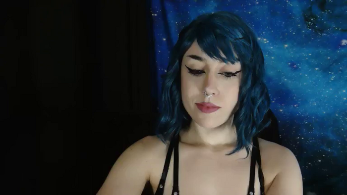 MissVikkiBlue