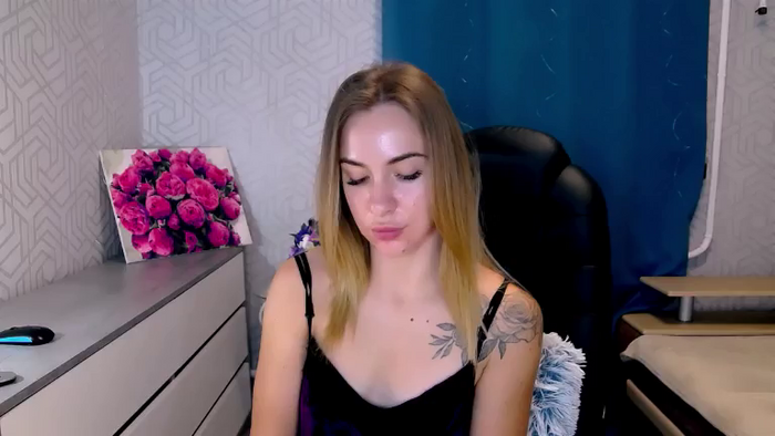 MeganNaughtyy