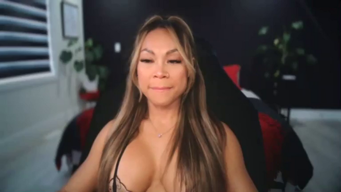 miaqueen143