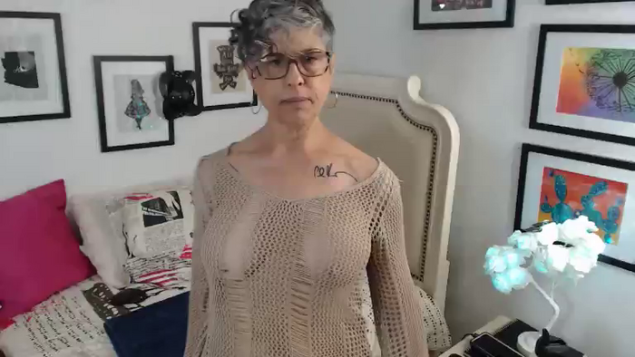 IzzyOnCam