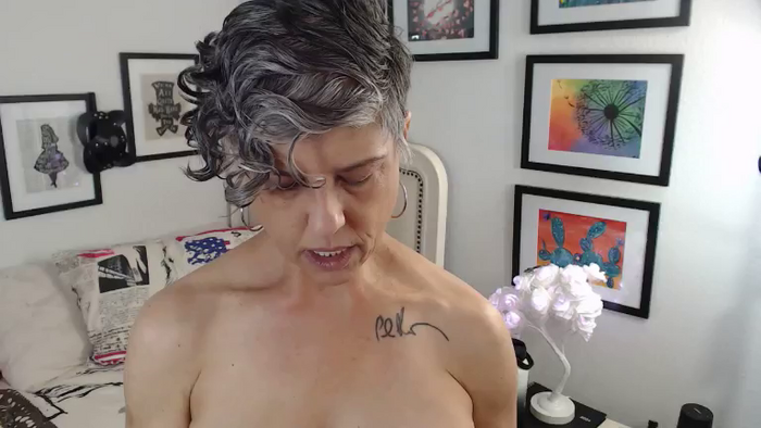IzzyOnCam