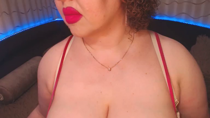 CurvyKatty40DD