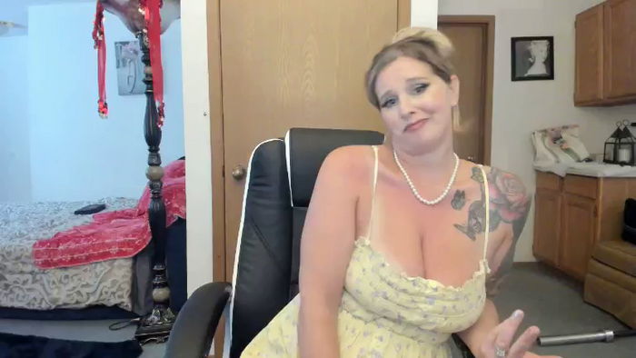 Hottyhousewife18