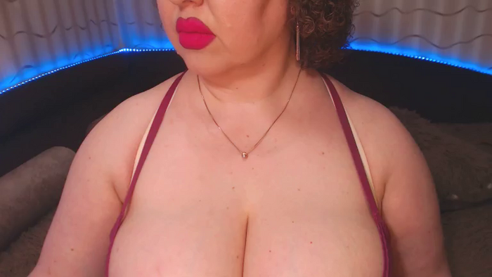 CurvyKatty40DD