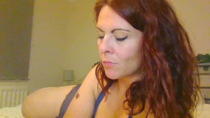 Boredhousewifex