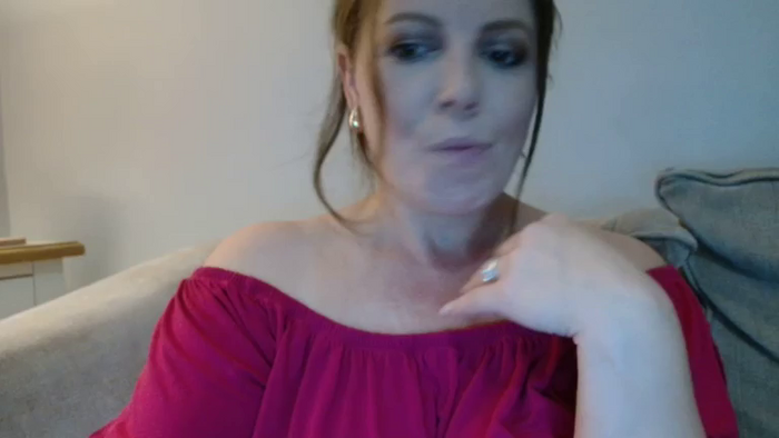 CurvyCourtneyUK