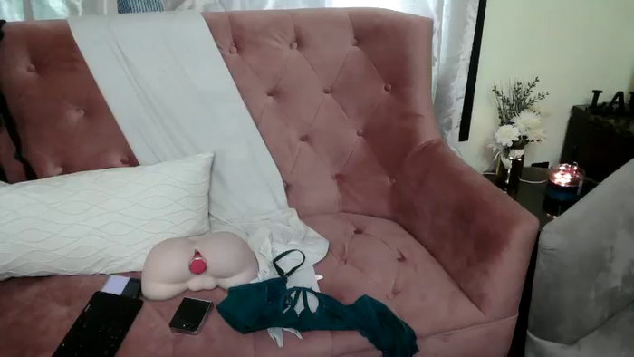 GoddessFoxxiSilk
