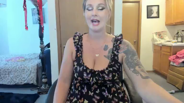 Hottyhousewife18