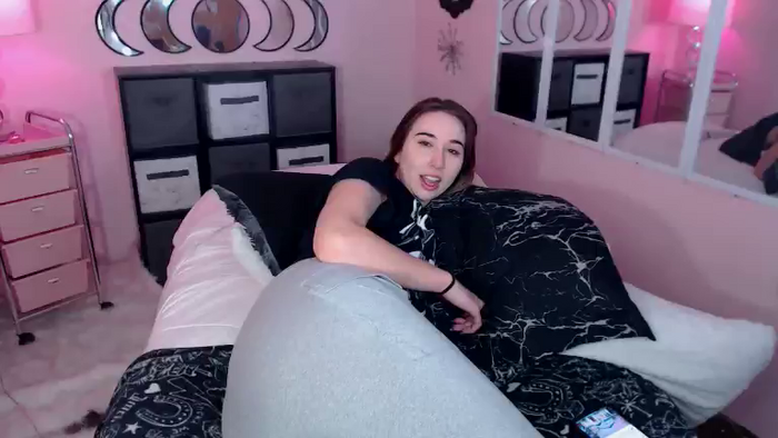 Lacey_Prescott