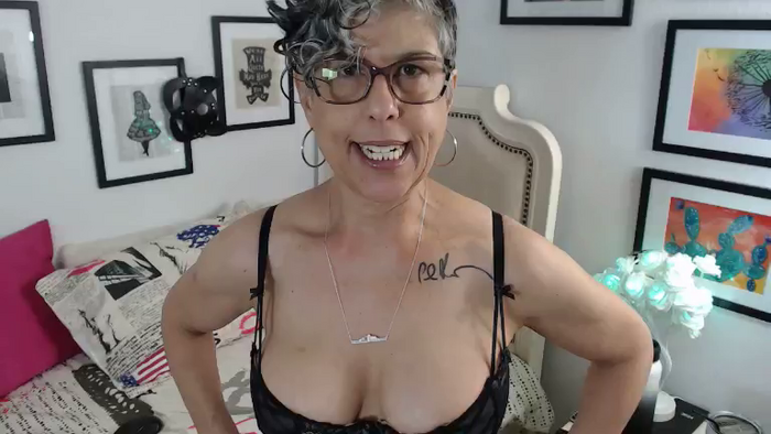IzzyOnCam