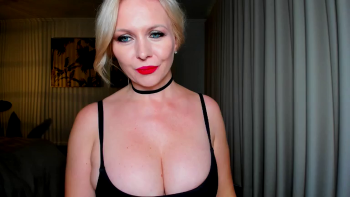 MsLindsayDevis