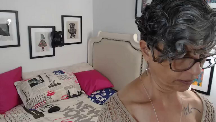 IzzyOnCam