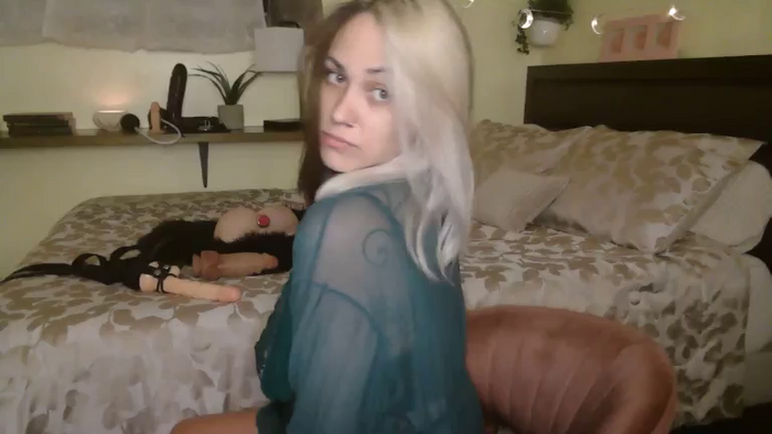 GoddessFoxxiSilk