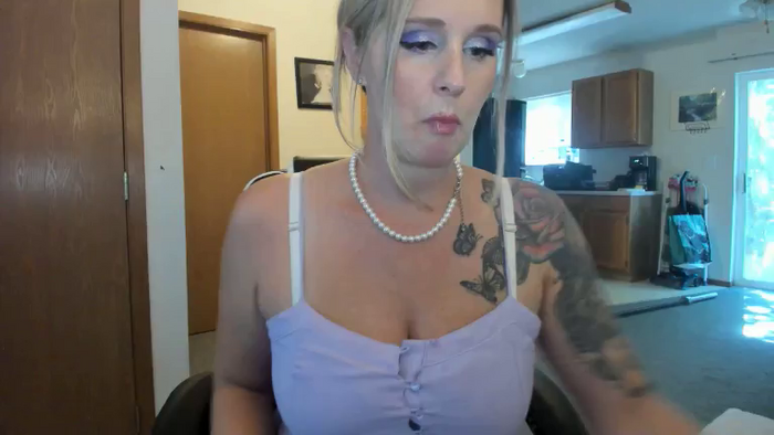 Hottyhousewife18