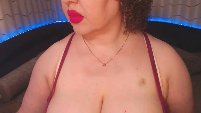 CurvyKatty40DD