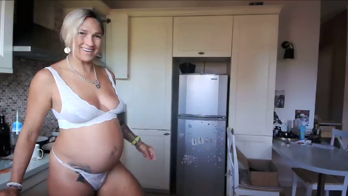 WildFitnessPregnantBabe