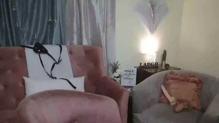 GoddessFoxxiSilk