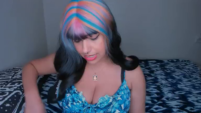 CurvyKisses
