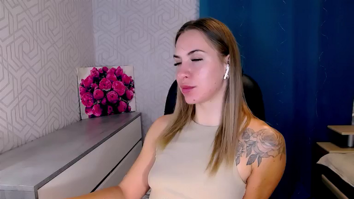 MeganNaughtyy