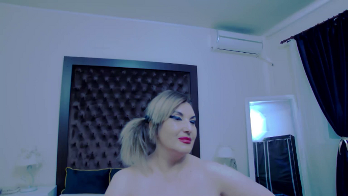 KiraLeila